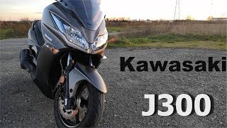 Kawasaki J300  Pourquoi personne nen parle [upl. by Omrellug641]