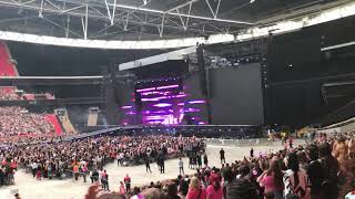 010619 Trivia Just Dance  BTS 방탄소년단 Love Yourself Speak Yourself Tour in London  Wembley Stadium [upl. by Stoat]