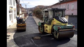 Covor asfaltic nou pe Merilor  Strada nu a mai fost reabilitată de 70 ani  novatvro [upl. by Llesram]