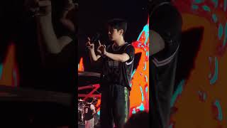 fancam seungmin cute 🐶🤏😍at dominAte singapore seungmin straykids dominateinsingapore [upl. by Llecrad]