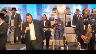 Avrumi Berko 🎹 Shmueli Ungar 🎤 Shira Choir 🔥 [upl. by Eanat]