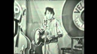 Johnny Cash Does Elvis Presley Live  Heartbreak Hotel [upl. by Arramas]