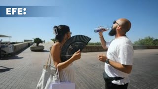 La ola de calor se agudiza en 9 comunidades con máximas de hasta 4244 grados [upl. by Legnaros]