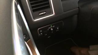 Demonstration of the Active High Beam feature on 20155 Volvo XC60 with technology package [upl. by Ennis]