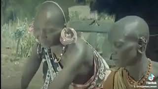 Kikuyu Folk Song Wakariru cuwa cuwa o ringi [upl. by Raclima]