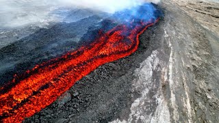 Stromboli la lava cade a picco nel mare le impressionanti immagini dal drone [upl. by Shenan407]