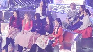 171202 트와이스레드벨벳아이유 엑소EXO 전야 리액션 폭죽에 깜놀하는 조이아이린나연 전체 직캠 Fancam 2017 멜론 뮤직 어워드 by Mera [upl. by Bourne]