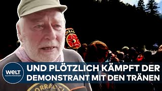 G7TREFFEN quotAbgrundtief traurigquot Und plötzlich kämpft der Demonstrant mit den Tränen [upl. by Vince]