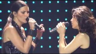 Laura Pausini ft Elisa  Tra Te E il Mare Live at San Siro Traducción en Español [upl. by Yllen677]