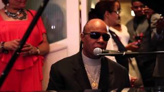 Stevie Wonder  Ribbon in the Sky Rare 2015 Wedding Performance [upl. by Eben2]