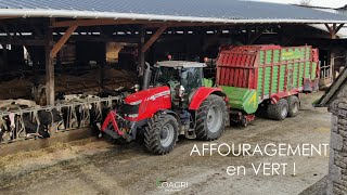 🐄AFFOURAGEMENT en vert pour les VACHES LAITIERES avec AUTOCHARGEUSE  🟥🟩 [upl. by Essa]