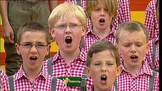 Tölzer Knabenchor  VolksliederMedley 2010 [upl. by Huntlee355]