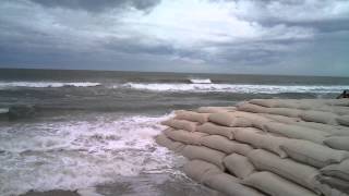 102612  High Tide at Topsail Reef Apartments on North Topsail Beach NC [upl. by Eglanteen]