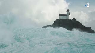 Tempête Ciaran  Images Aériennes de la mer en furie [upl. by Apostles]