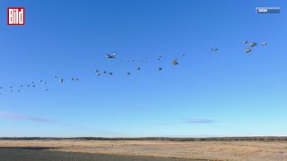 USFallschirmjäger Spektakuläre Landung in Alaska [upl. by Clemence887]