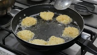 Receta Reciclando comida  Croquetastorrejas de arroz [upl. by Nwatna]