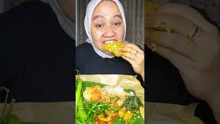 Madang lagii food pecintamakan mukbang foodvlog foodie nasipadang [upl. by Crelin]