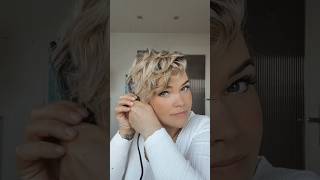 Flat iron curls on short hair using a micro iron kurzhaarfrisur hairtutorial salirasa cabelo [upl. by Garv587]