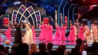 Reema Khan and the Saba Qamar join forces for an unforgettable performance at Lux Style Awards [upl. by Whallon]