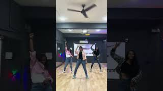 Kalla lona kallu petti nuvvu natho nadiche 😜trendingsongs dance danceperformancedancecover [upl. by Meean]