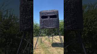 Deer blind on 10 foot tower under a grand buckdeer deerrun deerlodge hunterxhunter [upl. by Annaitat434]