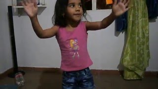 niña bailando reggaeton de 3 años [upl. by Anirrak162]