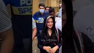 Amisha Patel Visited Mahim Dargah To Take Blessing [upl. by Hilaria717]