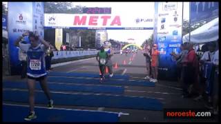 Arrasa Kenia en Gran Maratón Pacífico Mazatlán 2013 [upl. by Odnanreh880]