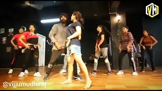 BButsavam practice time harika vijjumudhiraj divi bigboss4telugu dinchakadinchaka song [upl. by Aneis565]