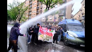 SCONTRI IN CENTRO TRA STUDENTI E POLIZIA PER IL G7 [upl. by Mercola]