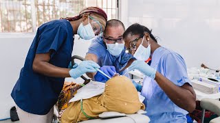 Rencontre avec un héros de la santé  Le Dr David Ugai dentiste bénévole en Guinée [upl. by Atnoled]