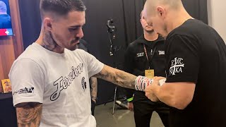 George Kambosos Jr GLOVES UP MOMENTS BEFORE Lomachenko WAR • BEHIND THE SCENES in Locker Room [upl. by Blasien]