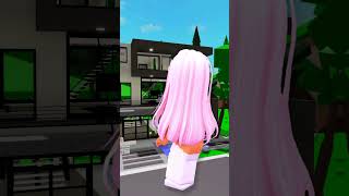 Chikiri Bai Bai bam  Giant Layla Takes Over 😯😰robloxshorts roblox [upl. by Ritz964]