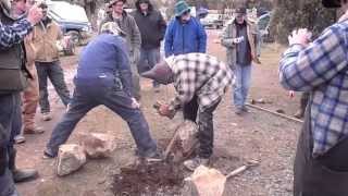 Spalling Huge Obsidian Boulders for Flintknapping  Emory Coons Glass Buttes knapin [upl. by Htepsle]