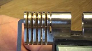 3 Lockpicking  Wie funktioniert Picken mit einem Hook [upl. by Zsa Zsa940]