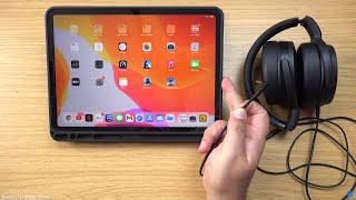 How To Connect Wired Headphones To An iPad Pro 2020  USB C To 35mm TRRS Headphone amp Mic Adapter [upl. by Lecia]