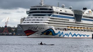 Spektakuläres Auslaufen der AIDA Luna am 18 April 2024 in Kiel mit majestätischem Hornklang [upl. by Sackey]