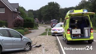 Auto ramt verkeersborden Houtsberg Leveroy [upl. by Bittencourt]