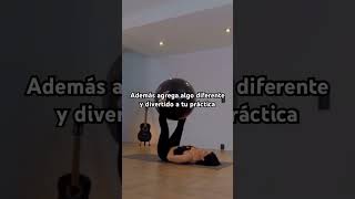 ¿Cómo ejercitar tu abdomen usando una pelota viridianayoga yoga fitball abdomen yogainspired [upl. by Amihsat]