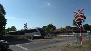 Vejoverskæring Ulstrup station  Danish level crossing [upl. by Gavrila]