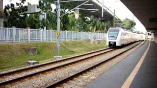 ERL KLIA Ekspres Arriving at KLIA [upl. by Gatian]