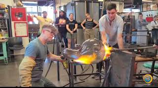 Reticello Glassblowing Demonstration by Glass Artist Janusz Poźniak at Pittsburgh Glass Center [upl. by Aneladgam290]