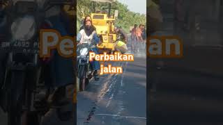 Perbaikan jalan tol automobile operatoralatberat excavator [upl. by Anomar974]