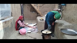 Bolani Afghani Potato and Leek  Village Life Afghanistan  Bolani Kachaloo [upl. by Afihtan]