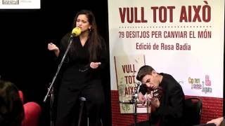 Rosalía versiona quotPalabras para Juliaquot a la presentació del llibre quotVull tot aixòquot [upl. by Eldwen610]