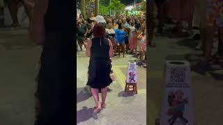 Karolina arrasando no centro de Porto portodegalinhas dança [upl. by Artied]