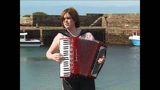 CarolAnne Mackay on accordion plays Tha Mo Ghaols Aig Donal John Morris Rankins Jig etc [upl. by Stanford263]