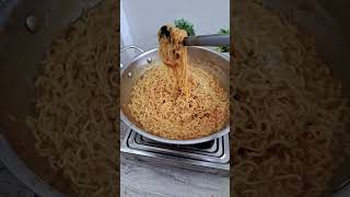 2 minutes maggi recipe 🥘 viralfood trrndingshorts trendingrecipe tiffinrecipes tiffinbox [upl. by Salocin]