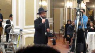 Sruli Williger Singing At A Wedding [upl. by Hluchy]