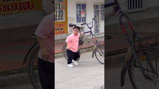 La bicicleta se creció 🤣 [upl. by Akciret205]